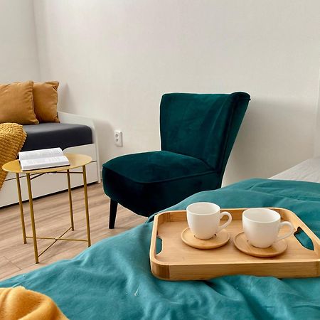 M.F. Apartment Зноймо Екстериор снимка